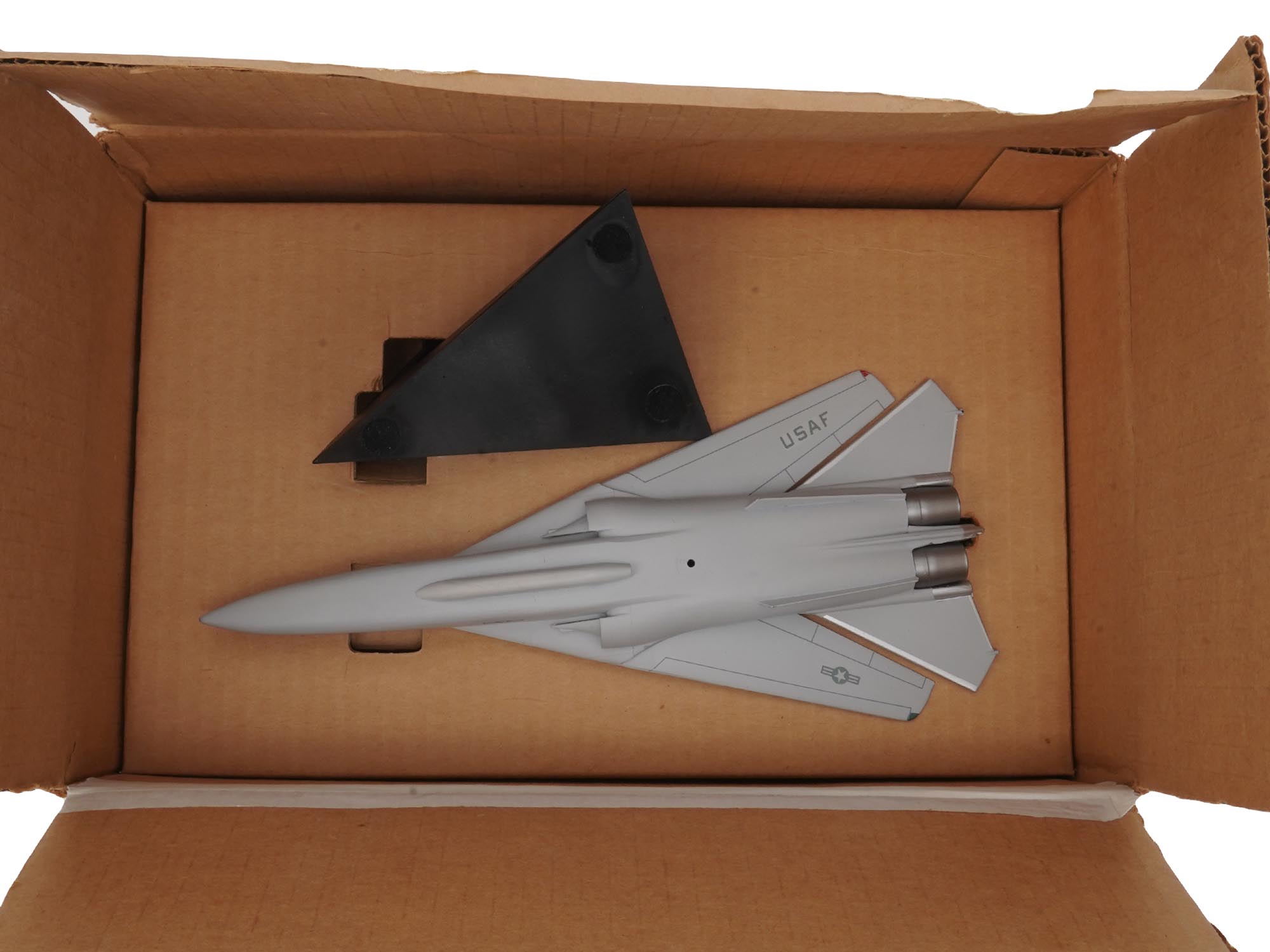 USAF EF-111A RAVEN PRECISE AIRPLANE MODEL IN BOX PIC-2